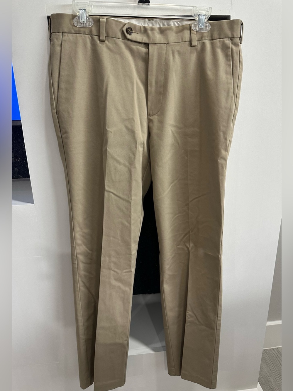 Roundtree & Yorke Slim Fit Chino Pants in Khaki